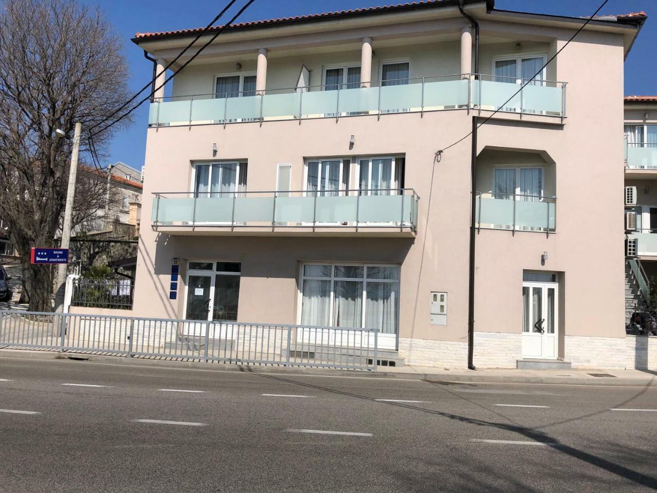 Apartmani I Sobe Ivancic1 Novi Vinodolski Exterior photo